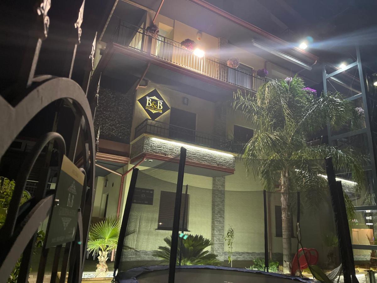 B&B Golden House & Spa Rose ภายนอก รูปภาพ