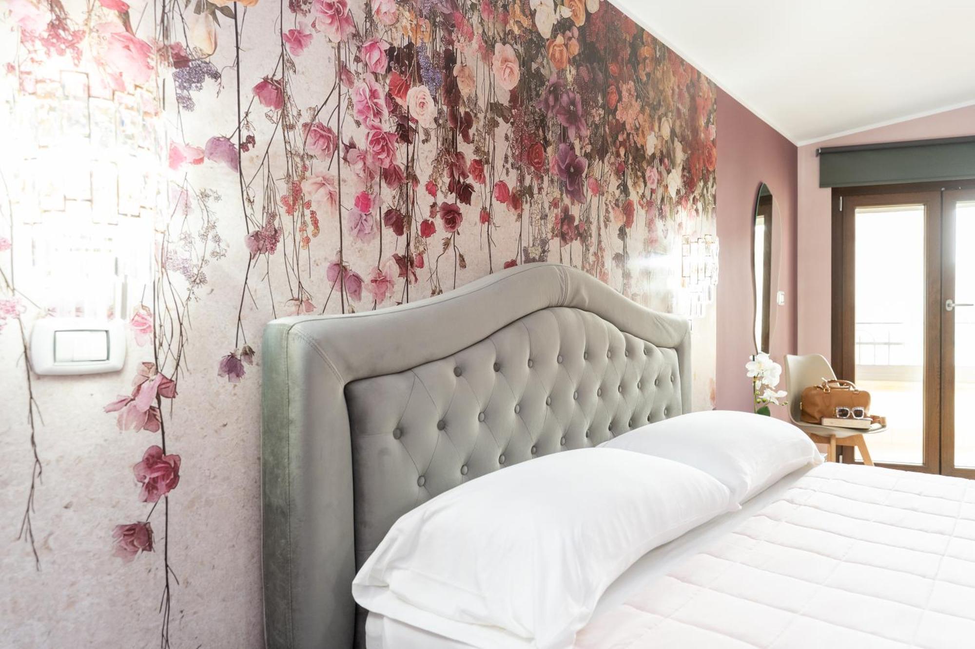 B&B Golden House & Spa Rose ภายนอก รูปภาพ